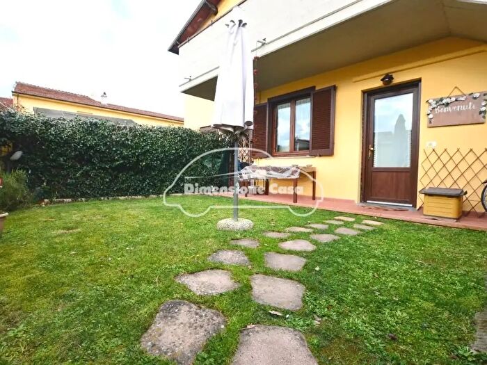 Appartamento trilocale in vendita in Lucca