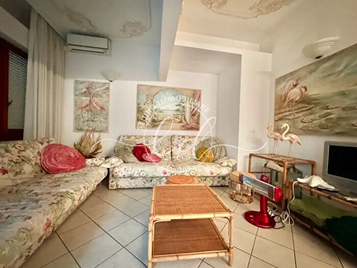 Appartamento con 5 locali in vendita in Seravezza