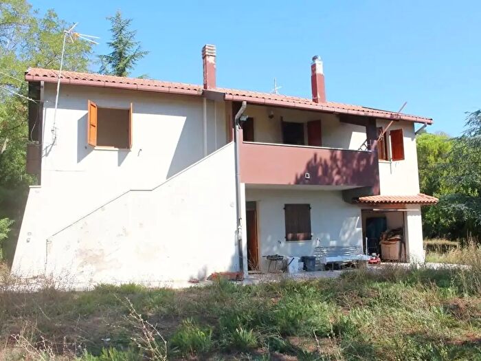 Casa con 8 locali in vendita in Ancona
