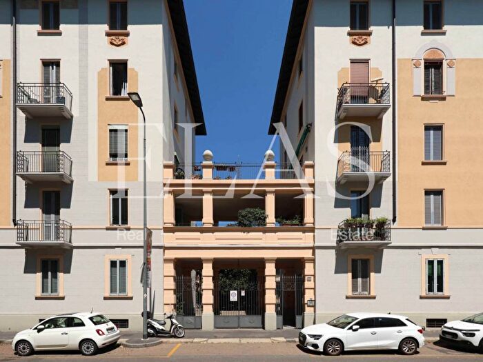 Appartamento trilocale in affitto in Viale Tibaldi, Corso San Gottardo, Milano