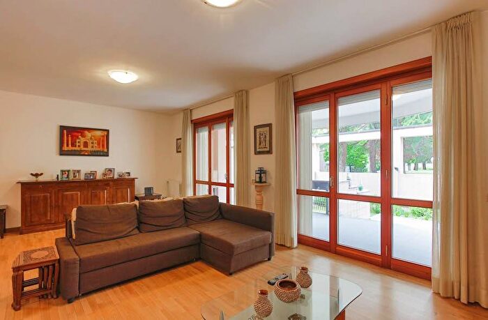 Casa con 5 locali in affitto in Milano Due, Segrate