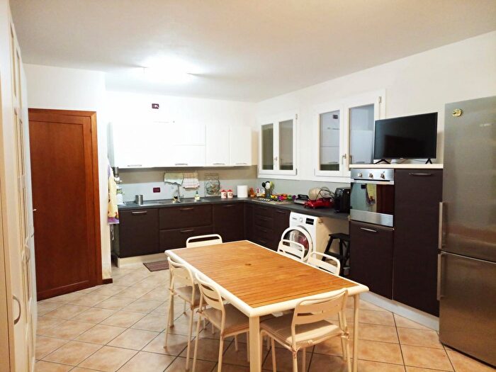 Casa con 8 locali in vendita in Via delle Macchine, Spinea