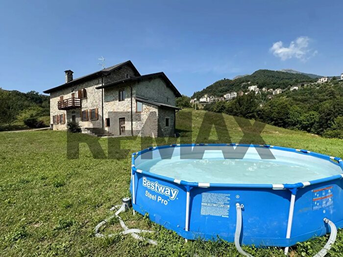 Casa con 5 locali in vendita in Via Pagliaro, Rota D'Imagna
