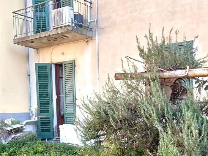 Casa con 7 locali in vendita in Empoli