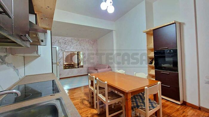 Appartamento con 6 locali in vendita in Viale Milano, Vicenza