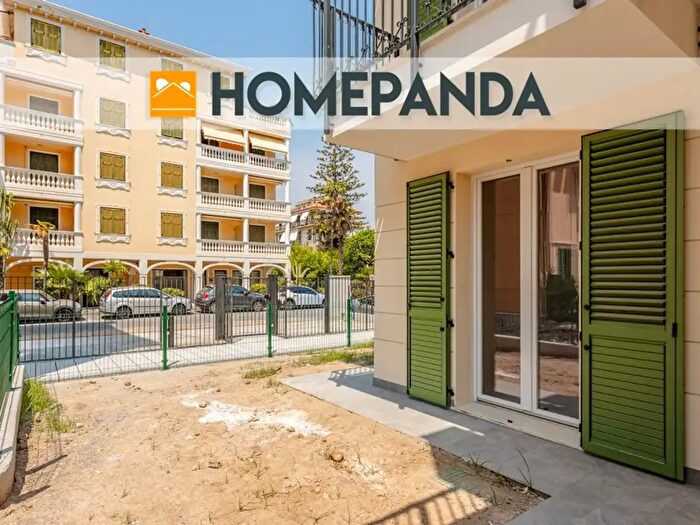 Appartamento trilocale in vendita in Via Roberto, Bordighera