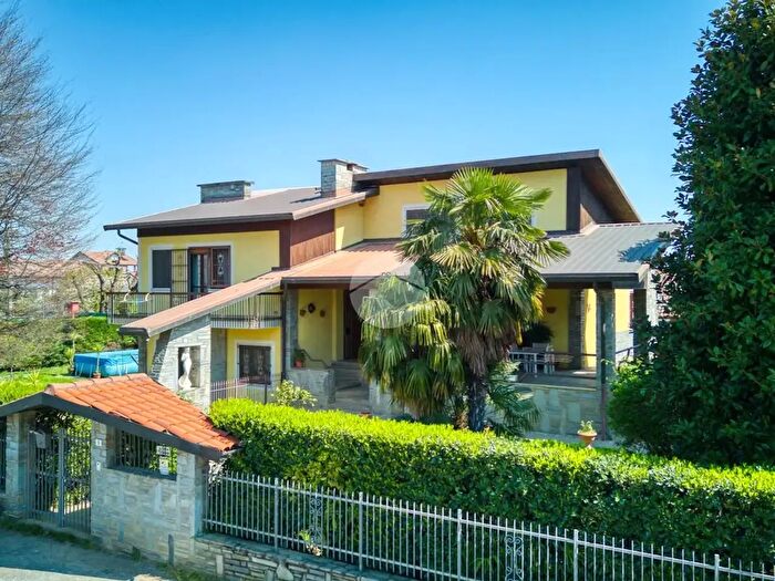 Casa con 12 locali in vendita in Corso J F Kennedy, Rivoli