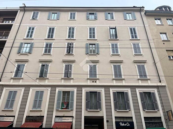 Appartamento trilocale in affitto in Viale Coni Zugna, Dezza, Milano