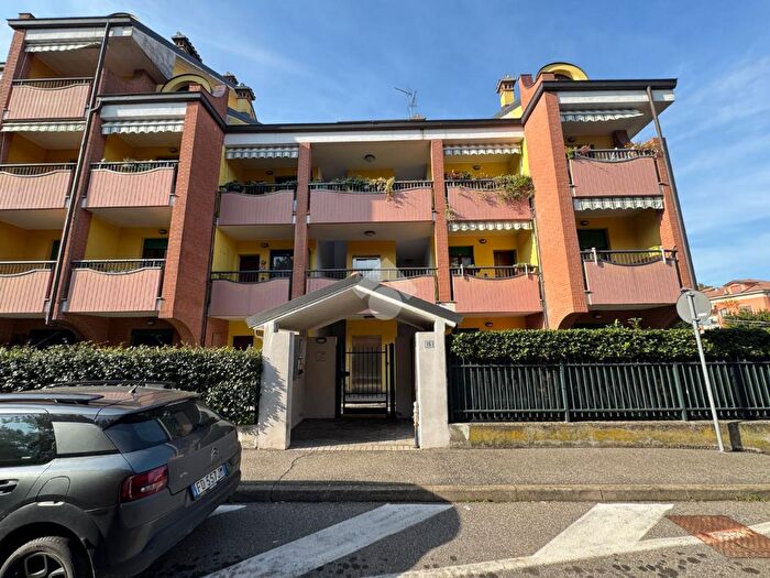 Appartamento quadrilocale in vendita in Via della Pace, Oleggio