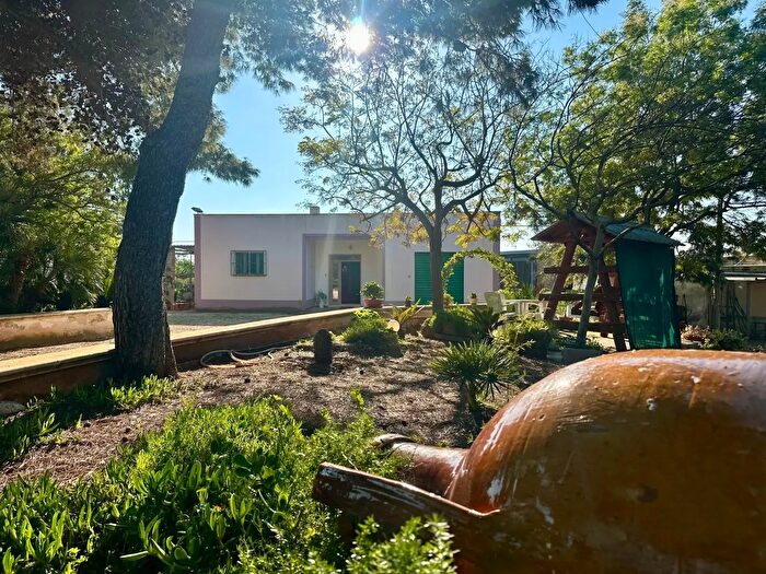 Casa con 6 locali in vendita in Contrada Pezza d' Acqua Fresca, San Vito Dei Normanni