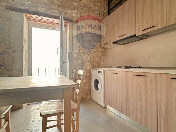 Appartamento bilocale in affitto in VIA S TERESA, Ortigia, Siracusa