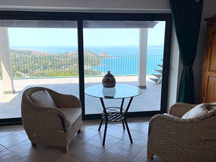 Casa con 5 locali in affitto in Contrada Scafa, Capo D'Orlando