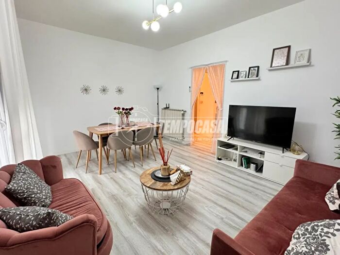 Appartamento trilocale in vendita in Via IV Novembre, Arluno