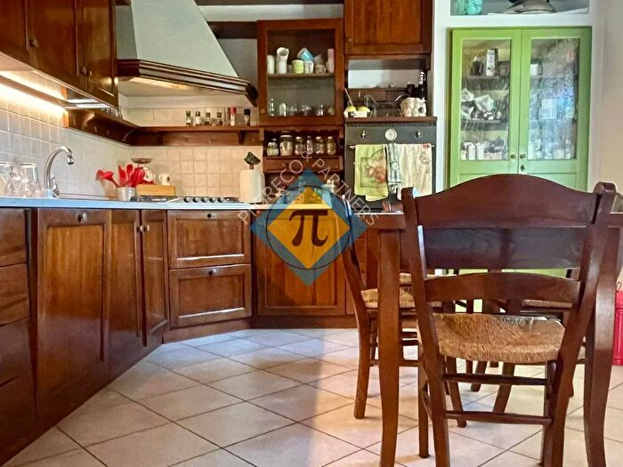 Casa con 5 locali in vendita in Via Leopardi, Fontanafredda