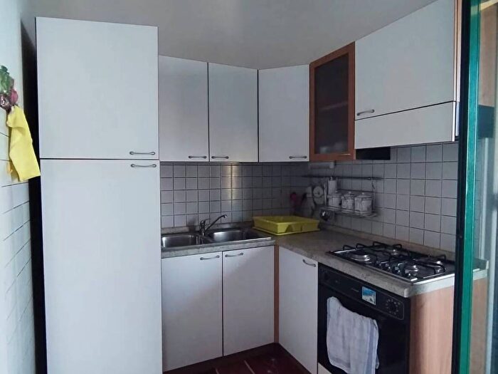 Appartamento trilocale in affitto in Via Torre Delle Ciavole, Piraino