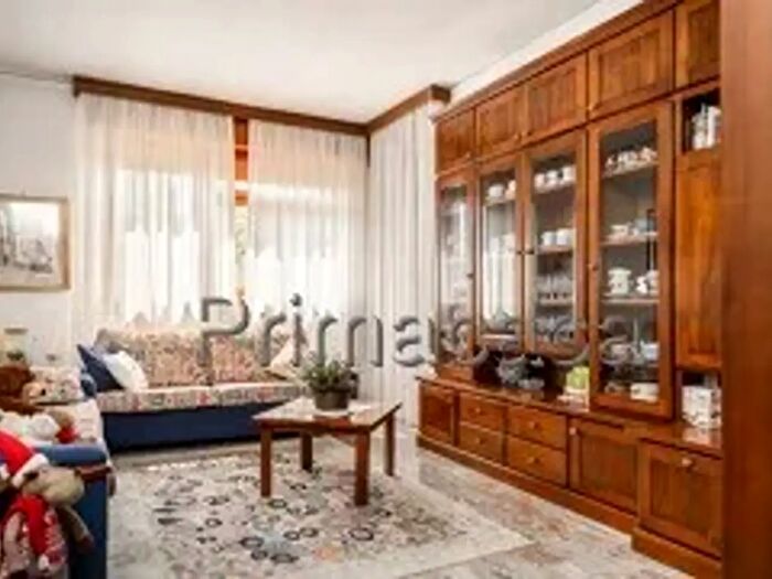 Appartamento con 5 locali in vendita in Via Primo Maggio, Zevio