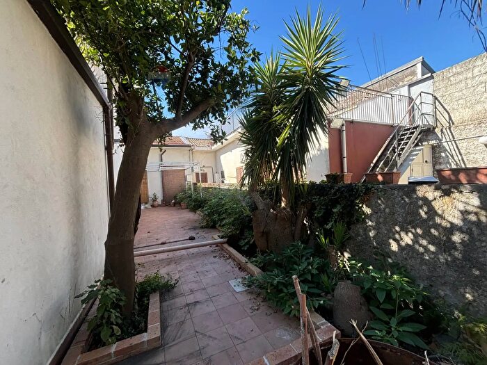 Casa quadrilocale in vendita in Via San Vincenzo, Fiumefreddo Di Sicilia