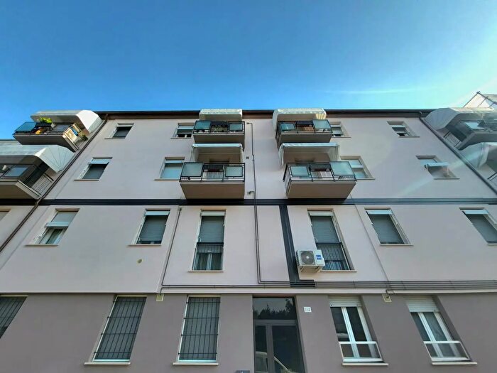 Appartamento con 5 locali in affitto in Via Compagnoni, Ferrara