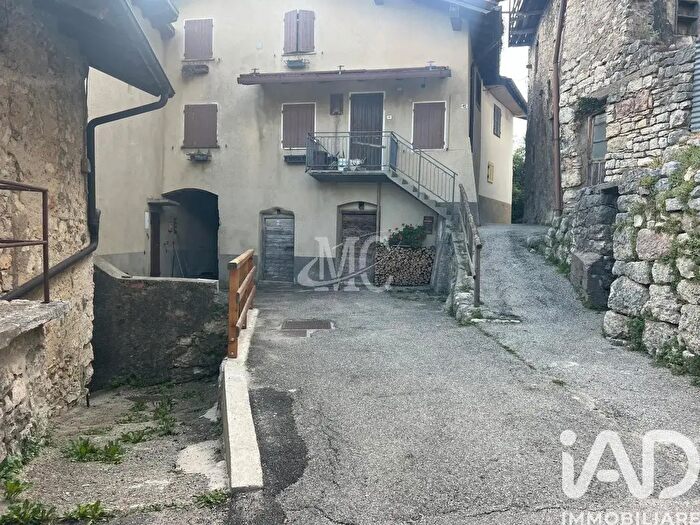 Casa quadrilocale in vendita in Frazione Potrich, Terragnolo