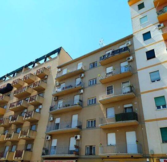 Appartamento trilocale in affitto in Via Ernesto Tricomi, Montegrappa, Palermo