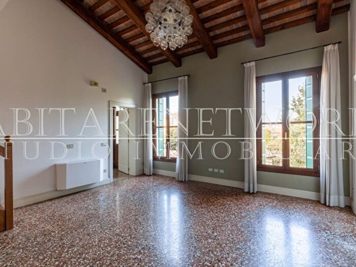 Appartamento con 5 locali in affitto in Santo, Padova
