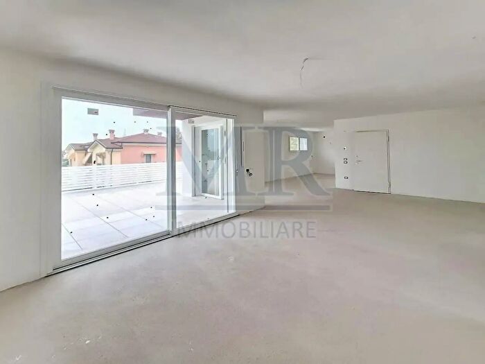 Appartamento quadrilocale in vendita in Via Capitolina, Montegrotto Terme