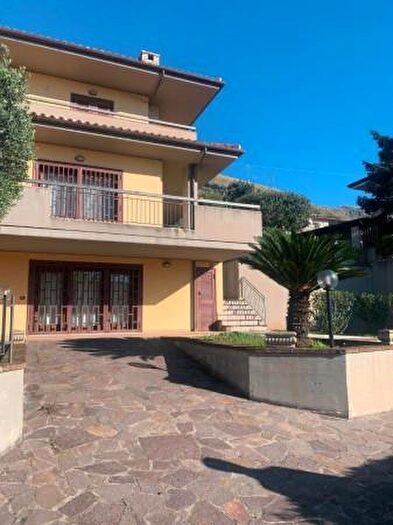Appartamento con 5 locali in vendita in Via Capo Croce, Formia