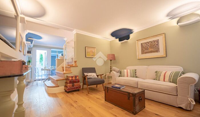 Appartamento quadrilocale in vendita in Via Cura, Ravenna