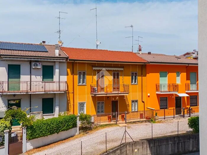 Casa con 6 locali in vendita in Via Pietro Sgulmero, Verona