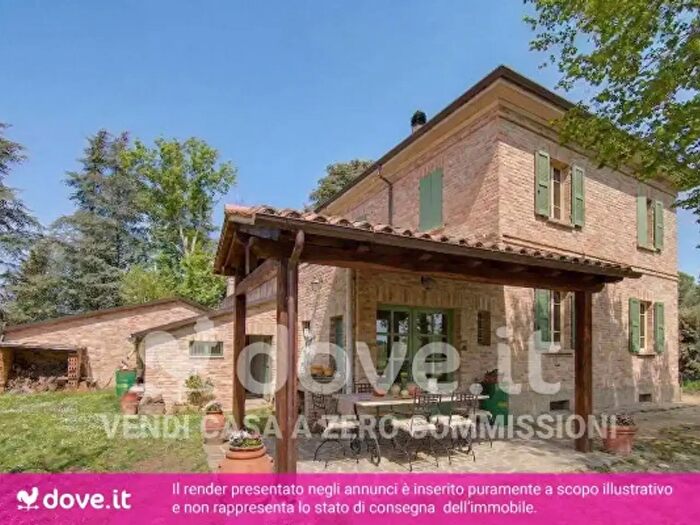 Casa con 6 locali in vendita in Strada Comunale Paderno, Cesena