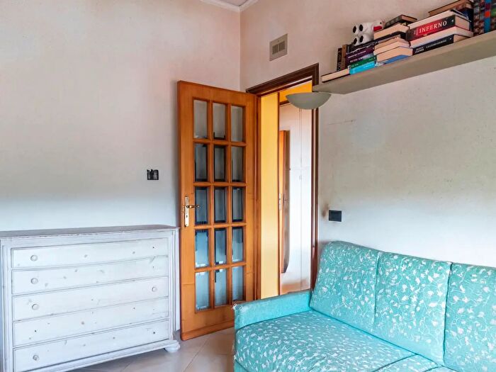 Appartamento con 5 locali in vendita in Via Ponti Rossi, Napoli