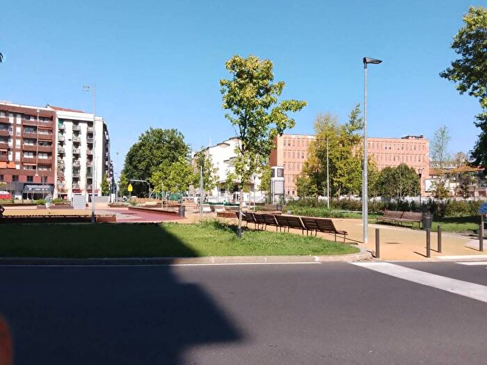 Appartamento bilocale in affitto in Piazza Pietro Frattini, Lorenteggio, Milano