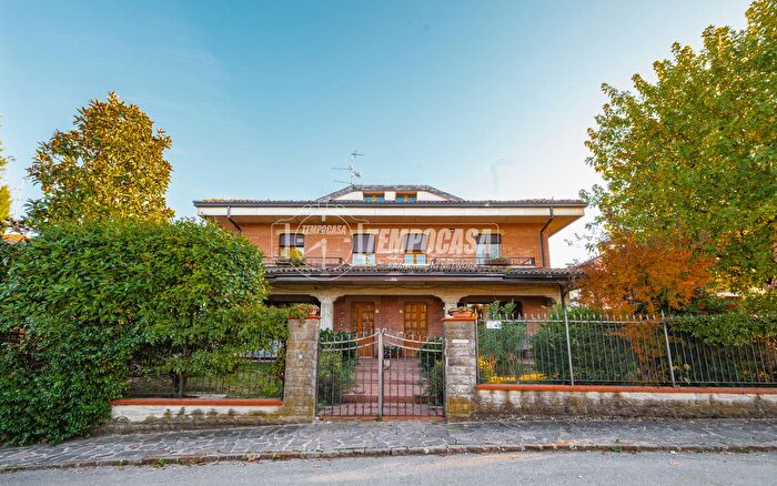 Casa con 12 locali in vendita in Via Ada Negri, Castelvetro Di Modena