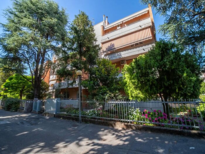 Appartamento trilocale in vendita in Via Montevideo, Parma
