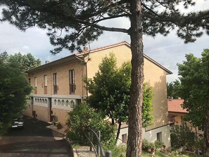 Casa con 6 locali in vendita in Via Papa Giovanni XXIII, Assisi