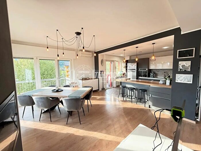 Appartamento con 6 locali in vendita in Via Vittorio Veneto, Belluno