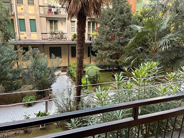 Appartamento trilocale in affitto in Via Palmanova, Milano