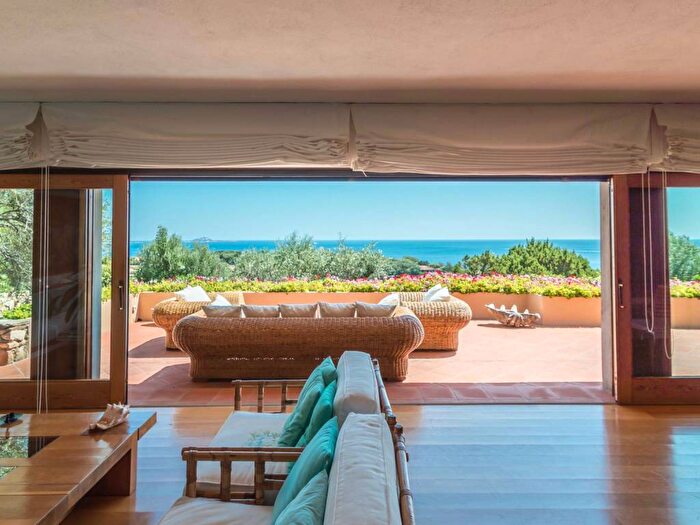 Casa con 6 locali in affitto in Porto Rotondo, Olbia