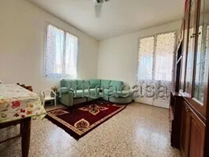 Appartamento trilocale in vendita in Novellara