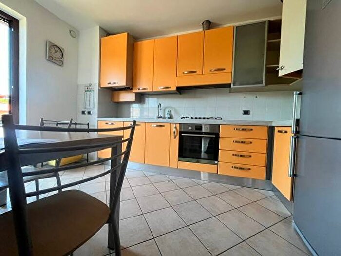 Appartamento bilocale in affitto in Via Sandro Pertini, Centro, Luisago
