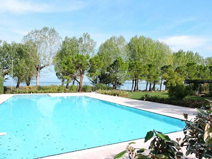 Appartamento trilocale in vendita in Via Bellini, Sirmione