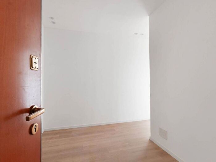 Appartamento quadrilocale in vendita in Via Umberto Maddalena, Centro, Cantù