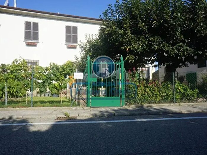 Casa con 6 locali in vendita in Via dellOrso, Ravenna