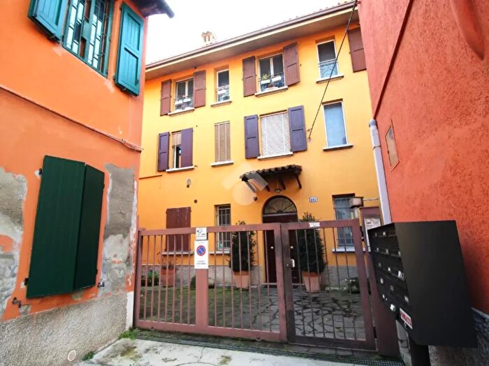 Appartamento trilocale in vendita in Via Andrea Costa, Bologna