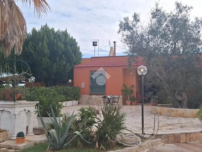 Casa quadrilocale in affitto in Contrada Errico, Latiano