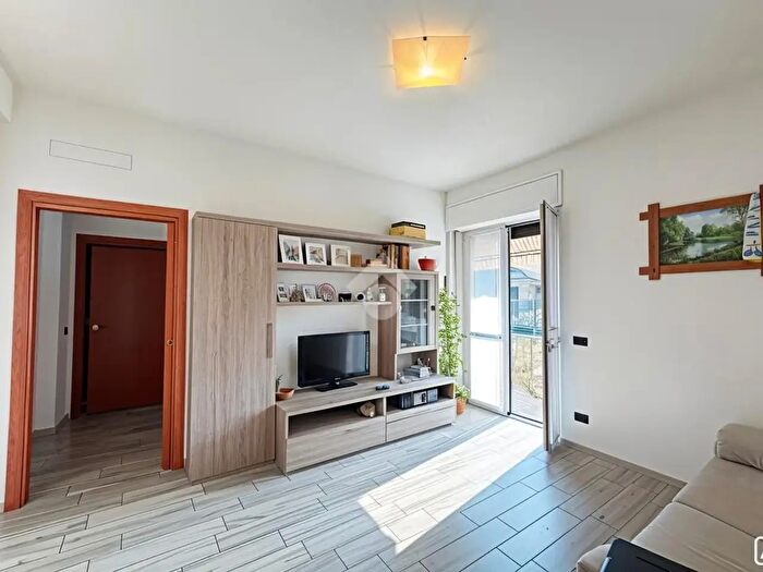 Appartamento bilocale in vendita in Via Rovereto, Seregno