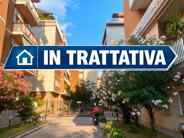 Appartamento con 5 locali in vendita in Via Festo Avieno, Roma