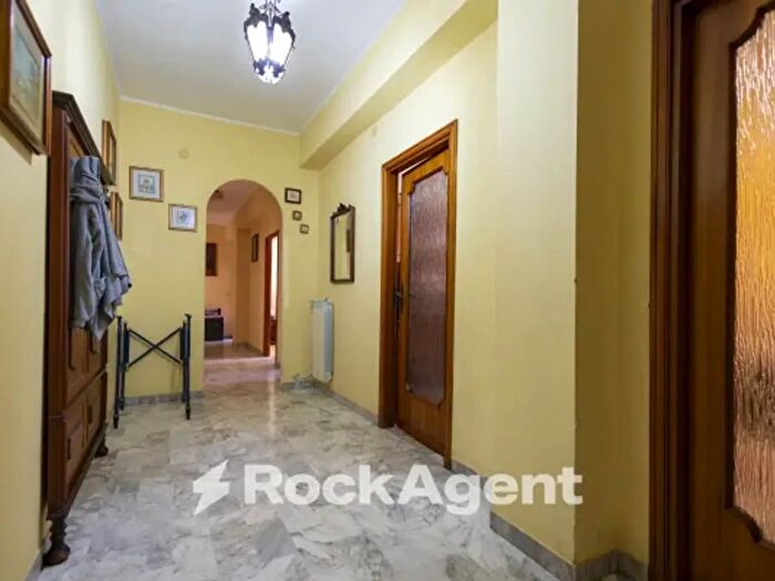 Appartamento trilocale in vendita in Via Candela, Catanzaro