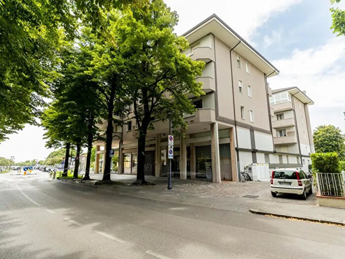 Appartamento trilocale in vendita in Via IV Novembre, Abano Terme