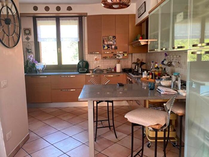 Appartamento con 6 locali in vendita in Pavullo Nel Frignano